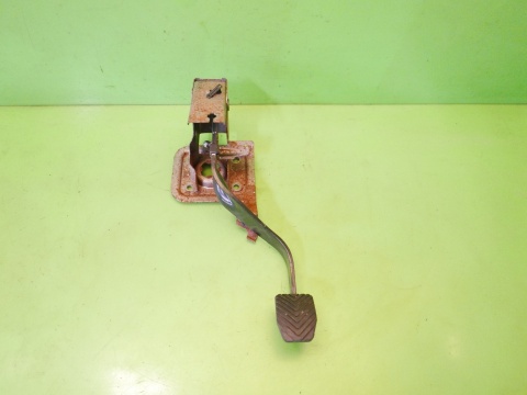 Pedał sprzęgła FIAT FREEMONT I 2.0 D MJET 11-15