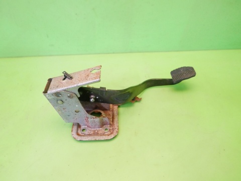 Pedał sprzęgła FIAT FREEMONT I 2.0 D MJET 11-15