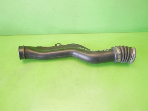 Rura przewód powietrza dolot 04627073AE FIAT FREEMONT I 2.0 D MJET 11-15