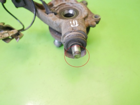 Zwrotnica piasta lewa przód PEUGEOT 307 CC I PHII FL 2.0 16V 05-08