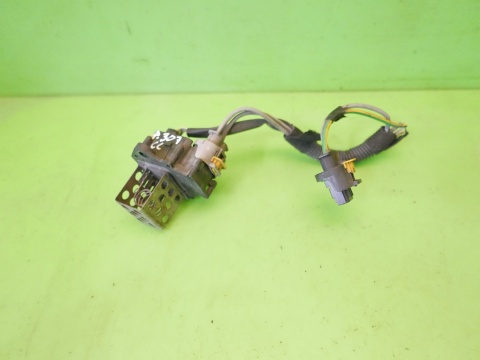 Opornik rezystor wentylatora chłodnicy 9658508980 PEUGEOT 307 CC I PHII 2.0