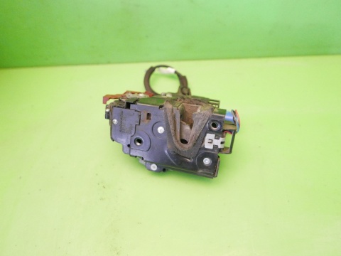 Centralny zamek lewy przód 3B1837015AR 8pin SKODA ROOMSTER I 5J 06-10