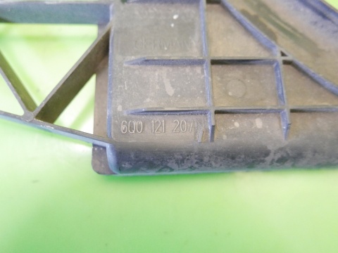 Ramka obudowa wentylatora chłodnicy 6Q0121207N SKODA ROOMSTER I 5J 1.9 TDI