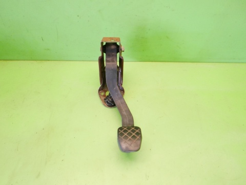 Pedał sprzęgła 6Q1721059AJ SKODA ROOMSTER I 5J 1.9 TDI 06-10