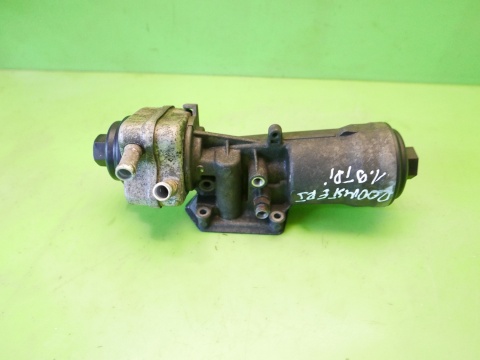 Obudowa podstawa filtra oleju 045115389K SKODA ROOMSTER I 1.9 TDI