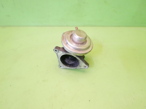 Zawór egr podstawa 038131501A 038129637D SKODA ROOMSTER I 5J 1.9 TDI 06-10