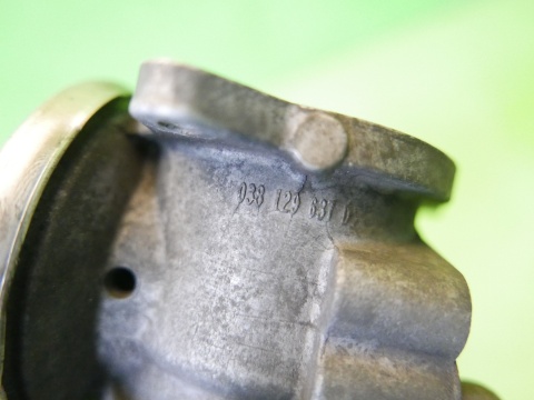 Zawór egr podstawa 038131501A 038129637D SKODA ROOMSTER I 5J 1.9 TDI 06-10