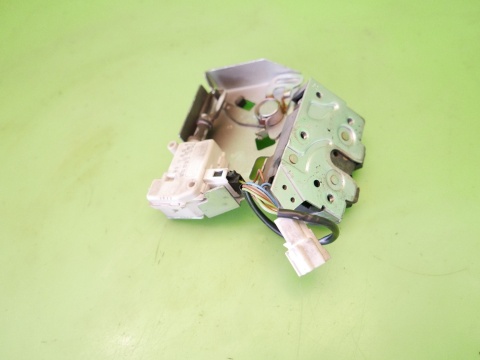 Centralny zamek klapy tył bagażnika JAGUAR X-TYPE XTYPE X400 SEDAN 01-07