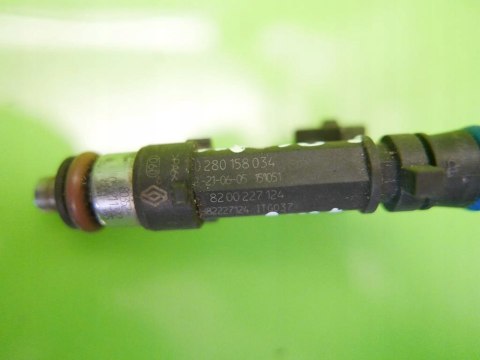 WTRYSKIWACZ WTRYSK BOSCH DACIA LOGAN I 1.4 8V 04- WTRYSKIWACZ WTRYSK BOSCH DACIA LOGAN I 1.4 8V 04-