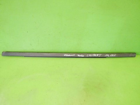 Listwa zgarniająca lewa przód DODGE CALIBER I PM 06-09