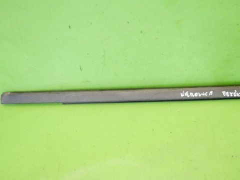 Listwa zgarniająca lewa przód DODGE CALIBER I PM 06-09