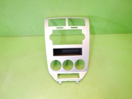 Ramka radia deski rozdzielczej DODGE CALIBER I PM 06-09