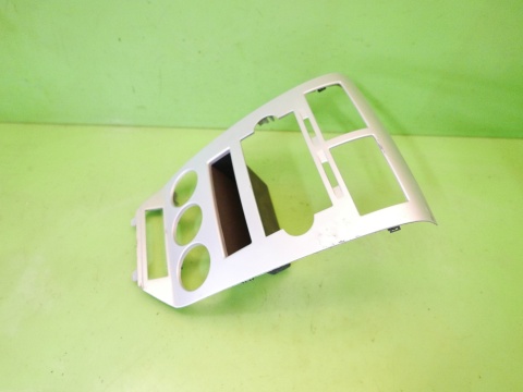 Ramka radia deski rozdzielczej DODGE CALIBER I PM 06-09