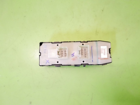 Przełącznik panel szyb lewy przód 56040691AD/B DODGE CALIBER I PM 06-09