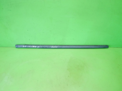 Listwa zgarniająca prawa przód DODGE CALIBER I PM 06-09