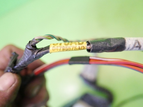 Wiązka instalacja drzwi lewa tył 04795575AD DODGE CALIBER I PM 06-09