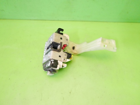 Centralny zamek prawy przód 4pin DODGE CALIBER I PM 06-09