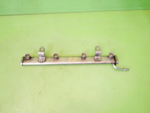 Listwa wtryskowa 04891575AA DODGE CALIBER I PM 1.8 06-09