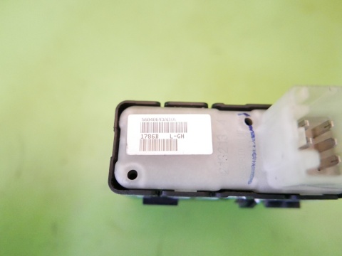 Przełącznik szyby prawy przód 56040693AD/A DODGE CALIBER I PM 06-09