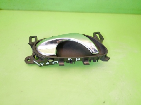 Klamka wewnętrzna prawa przód 806704EA0A RENAULT KADJAR I 15-18