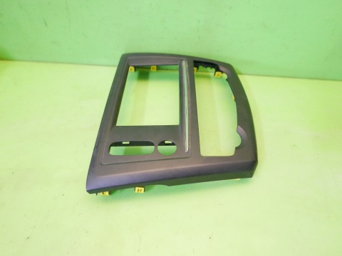 Ramka deski radia panelu nawiewu 681043286R RENAULT KADJAR I 15-18