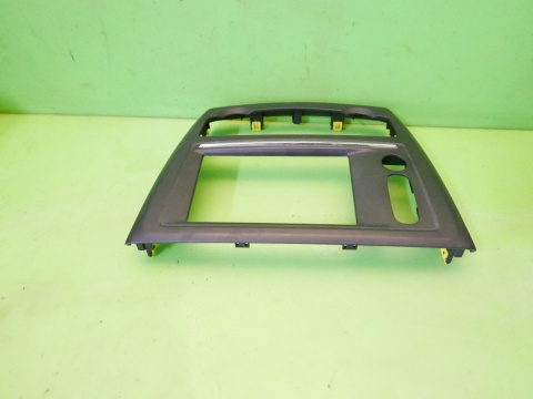 Ramka deski radia panelu nawiewu 681043286R RENAULT KADJAR I 15-18