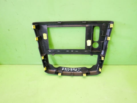 Ramka deski radia panelu nawiewu 681043286R RENAULT KADJAR I 15-18