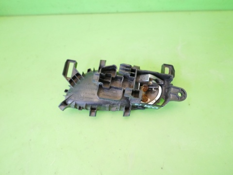 Klamka wewnętrzna prawa przód 806704EA0A RENAULT KADJAR I 15-18