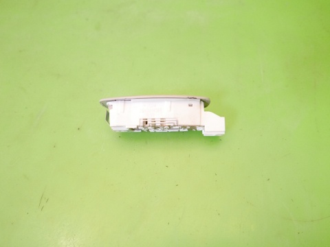 Lampka oświetlenie wnętrza kabiny 264301419R RENAULT KADJAR I 15-18