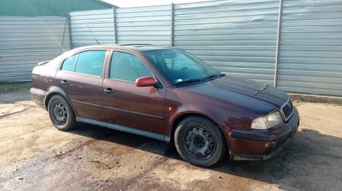 Felga stalowa 15 5x100 15x6 et38 V0515011 SKODA OCTAVIA I