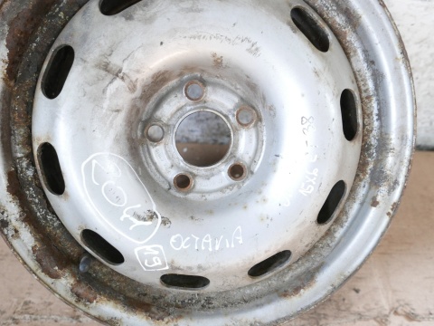 Felga stalowa 15 5x100 15x6 et38 V0515011 SKODA OCTAVIA I