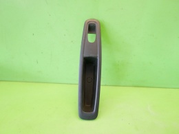 Ramka przełącznika szyby rączka lewa tył 829508687R RENAULT KADJAR I 15-18