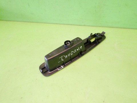 Ramka przełącznika szyby rączka lewa tył 829508687R RENAULT KADJAR I 15-18
