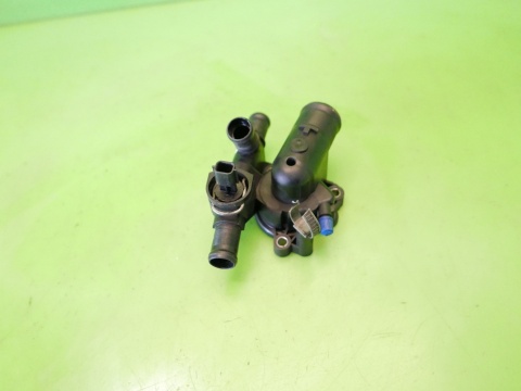 Króciec obudowa termostatu RENAULT KOLEOS I PHI 2.0 DCI 07-11
