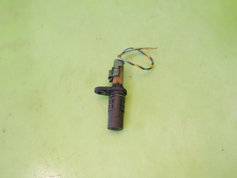 Czujnik położenia wału korbowego 8200668500 RENAULT KOLEOS I PHI 2.0 DCI