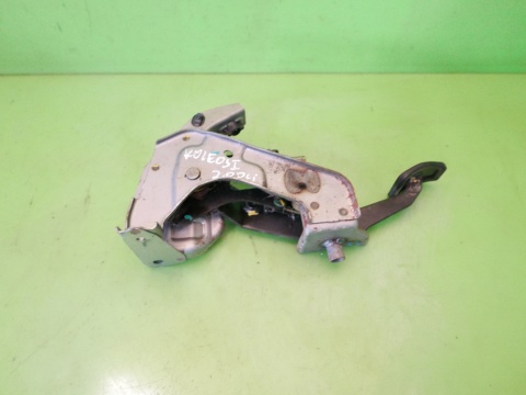 Pedał sprzęgła RENAULT KOLEOS I PHI 2.0 DCI 07-11