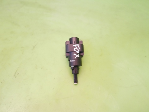 Czujnik świateł stop pedału hamulca 6Q0945511 VW FOX I 5Z1 1.2 6V 03-09