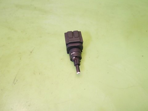 Czujnik świateł stop pedału hamulca 6Q0945511 VW FOX I 5Z1 1.2 6V 03-09