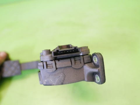 Pedał potencjometr gazu 6Q1721503C hella VW FOX I 5Z1 1.2 6V 03-09