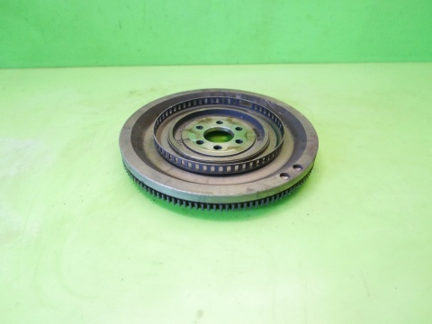 Koło zamachowe 03D105271 03D105333 VW FOX I 5Z1 1.2 6V 03-09