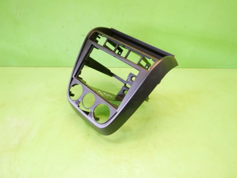 Ramka radia deski 5Z0858061A VW FOX I 5Z1 03-09