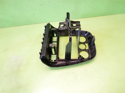 Ramka radia deski 5Z0858061A VW FOX I 5Z1 03-09
