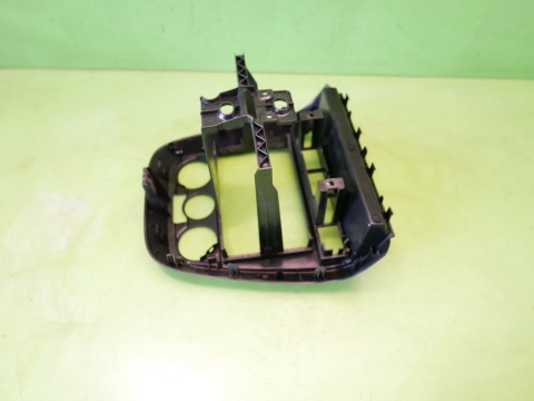 Ramka radia deski 5Z0858061A VW FOX I 5Z1 03-09