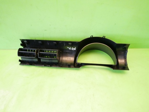 Kratki nawiewu środek ramka licznika deski 5Z0858069C VW FOX I 5Z1 03-09