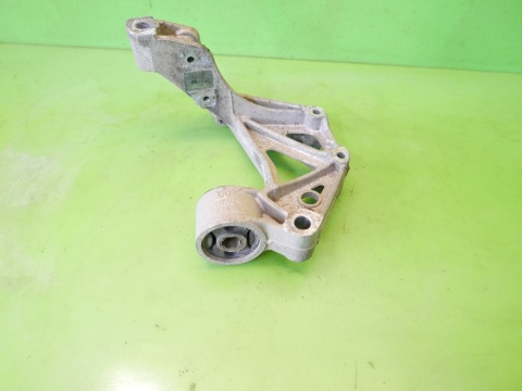 Mocowanie łapa wahacza lewa 6Q0199293D VW FOX I 5Z1 1.2 6V 03-09