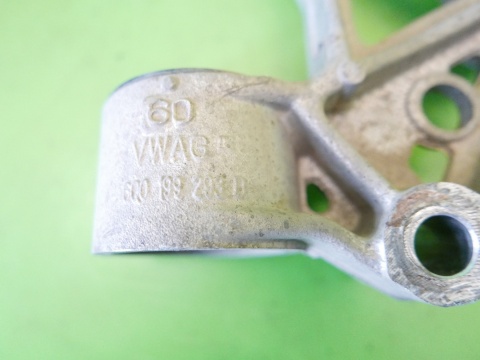 Mocowanie łapa wahacza lewa 6Q0199293D VW FOX I 5Z1 1.2 6V 03-09