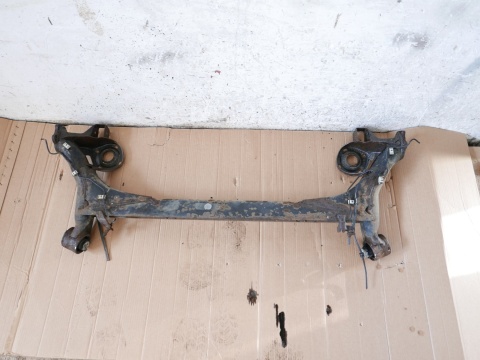 Belka tył oś tylna zawieszenia VW FOX I 5Z1 1.2 6V 3D 03-09