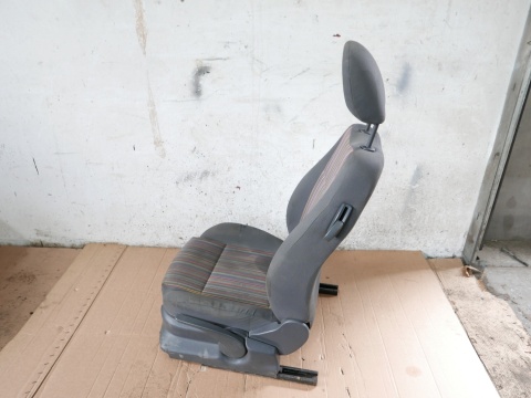 Fotel lewy przód kierowcy VW FOX I 5Z1 3D 03-09
