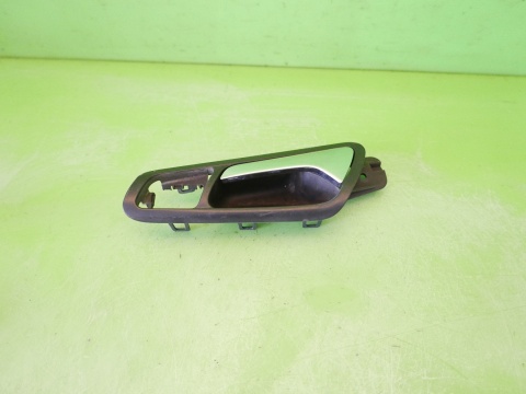 Klamka wewnętrzna lewa przód 3C1837113 VW PASSAT B6 05-09