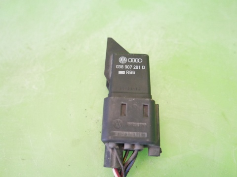 Przekaźnik świec żarowych 0281003038 038907281D VW PASSAT B6 2.0 TDI 8V 05-09
